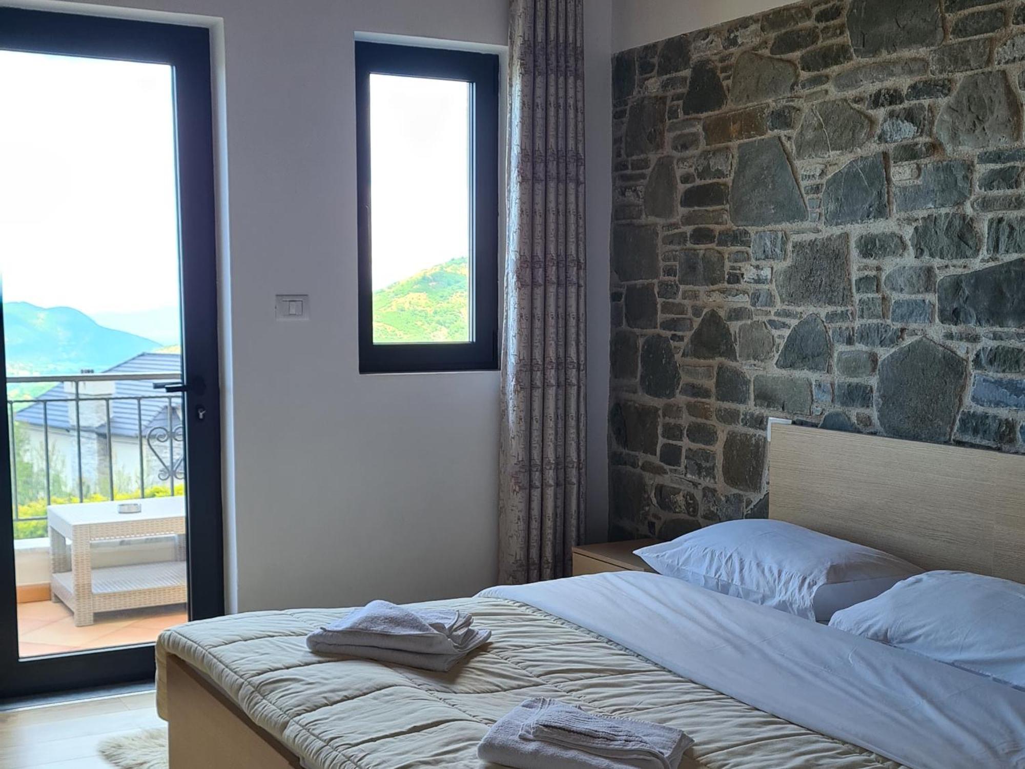 Sofra E Shpatit Hotel 4*